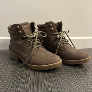 Sugar ZEENA brown Boot in size 7.5M